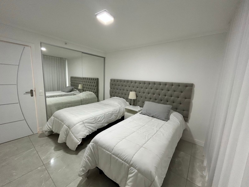 apartamento de 2 dormitoruis y 2 baños en parada 5 de la mansa