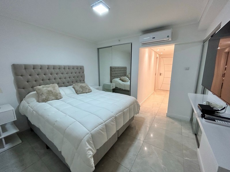 apartamento de 2 dormitoruis y 2 baños en parada 5 de la mansa