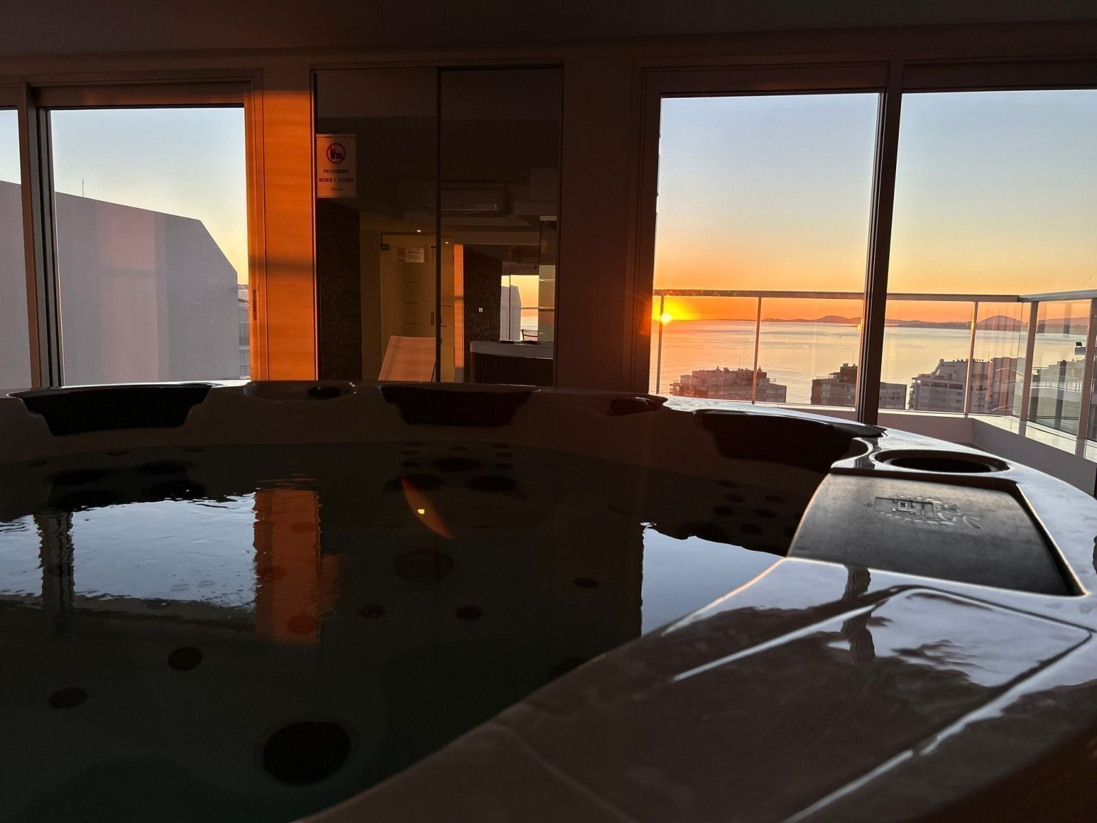 apartamento de 2 dormitoruis y 2 baños en parada 5 de la mansa