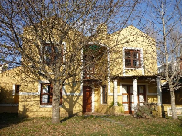 Importante casa en alquiler y venta a poquitas cuadras de La Posta del Cangrejo, La Barra.