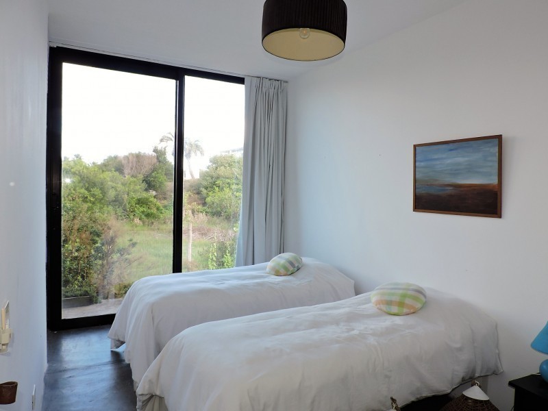 Casa en alquiler y venta sobre la playa en Punta Piedras, La Barra.