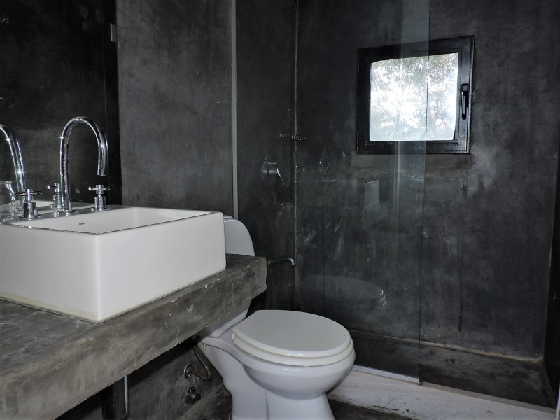 Casa en alquiler y venta sobre la playa en Punta Piedras, La Barra.