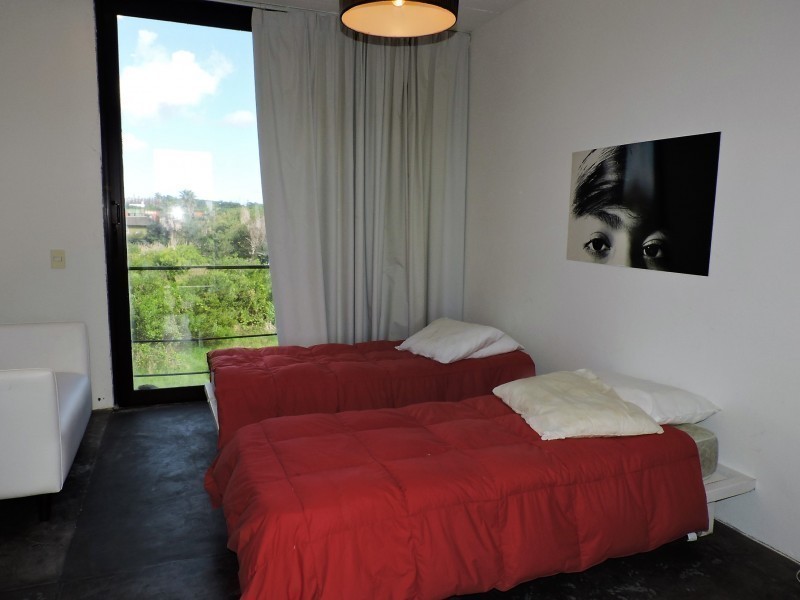 Casa en alquiler y venta sobre la playa en Punta Piedras, La Barra.