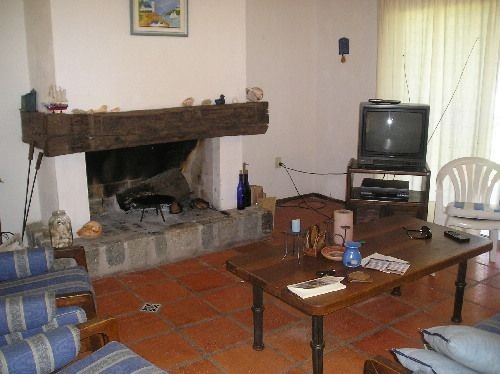 Casa en alquiler para disfrutar de la paz del bosque, a una cuadra del arroyo, La Barra.