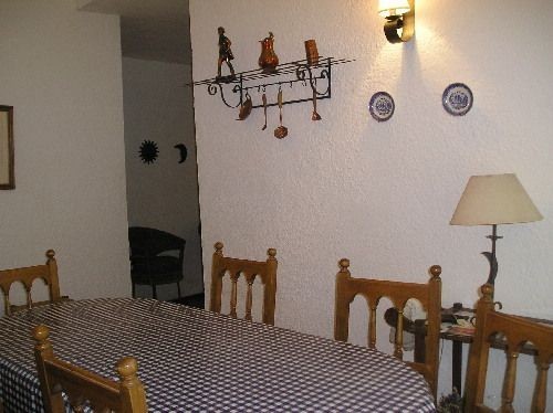 Casa en alquiler para disfrutar de la paz del bosque, a una cuadra del arroyo, La Barra.