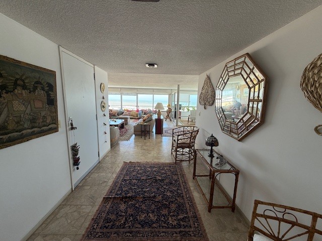 Amplia planta sobre playa brava en venta y alquiler
