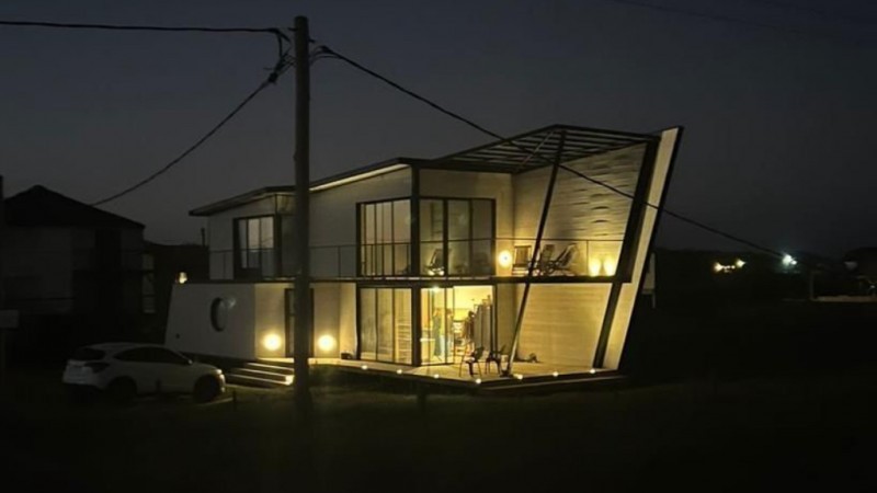 Alquiler de casa de tres dormitorios frente al mar