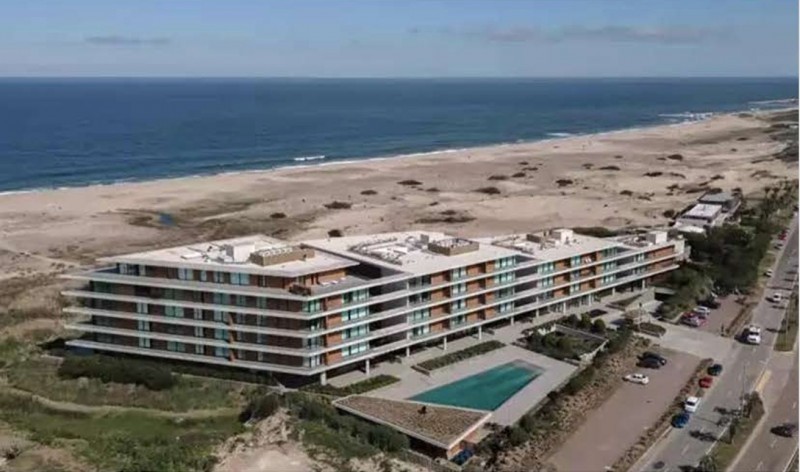 Departamento en planta baja en The Colette Residences. 