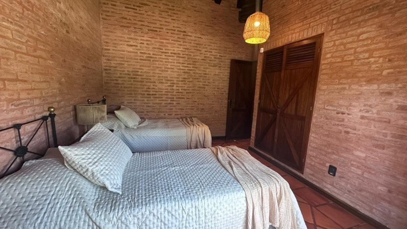 Impresionante Casa con Vista al Mar y Amplios Espacios