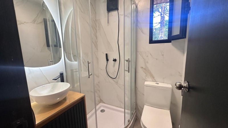 Impresionante Casa con Vista al Mar y Amplios Espacios