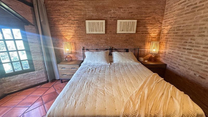 Impresionante Casa con Vista al Mar y Amplios Espacios