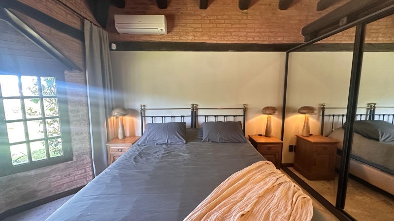 Impresionante Casa con Vista al Mar y Amplios Espacios