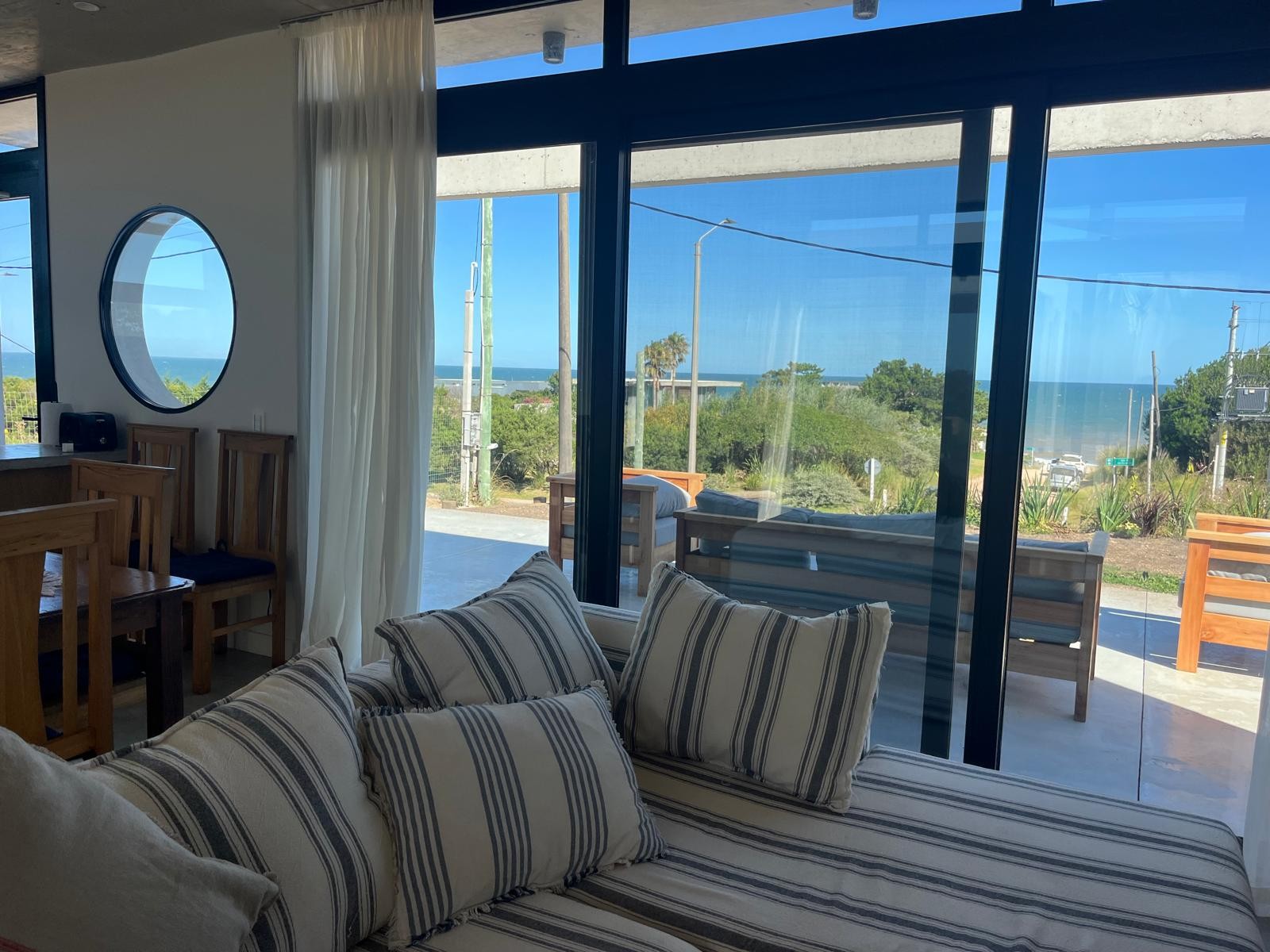 Alquiler de casa de tres dormitorios en Manantiales