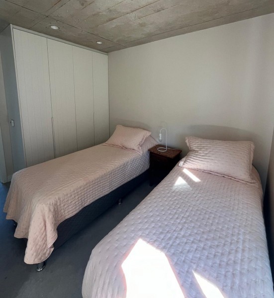 Alquiler de casa de tres dormitorios en Manantiales