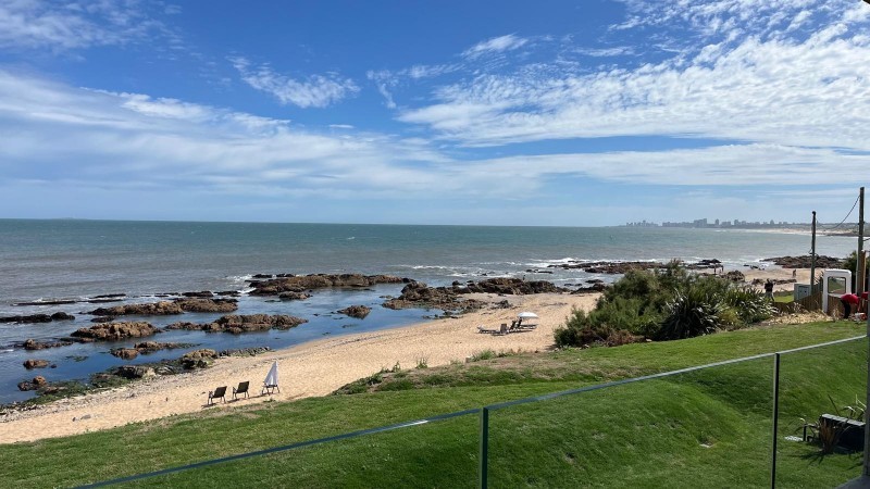 Casa Arte Barra en venta sobre el mar 