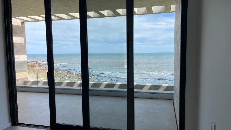Casa Arte Barra en venta sobre el mar 