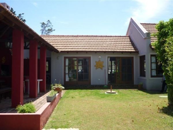 Hermosa casa en alquiler en el Club de La Barra.