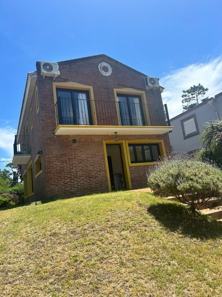Cómoda y luminosa casa en Pinares