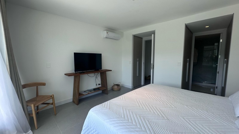 Excelente departamento en Manantiales 