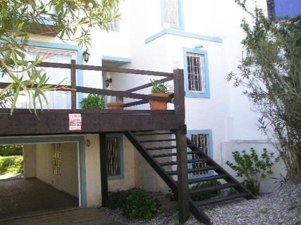 Clasico chalet en alquiler sobre La Barra a metros del mar