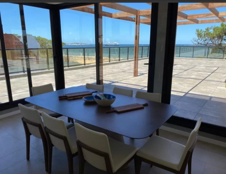 Dpto moderno  en primera línea al mar 