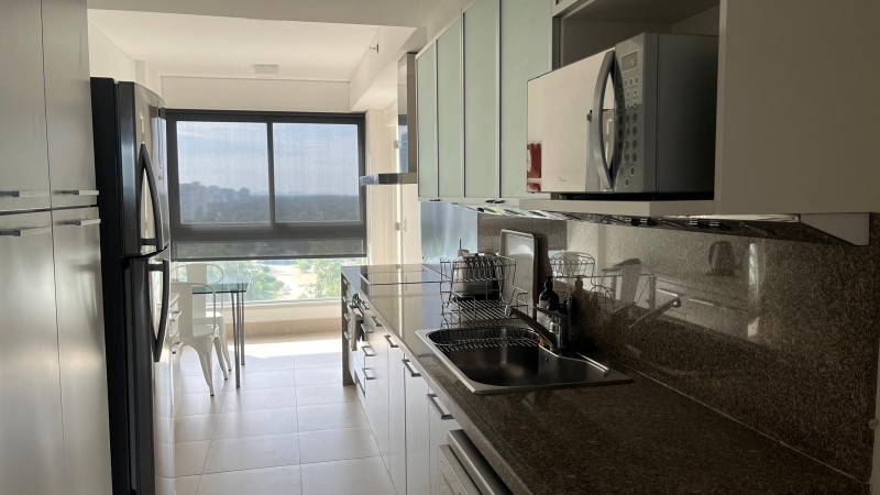 Departamento en Venta con 2 Suites y Balcón