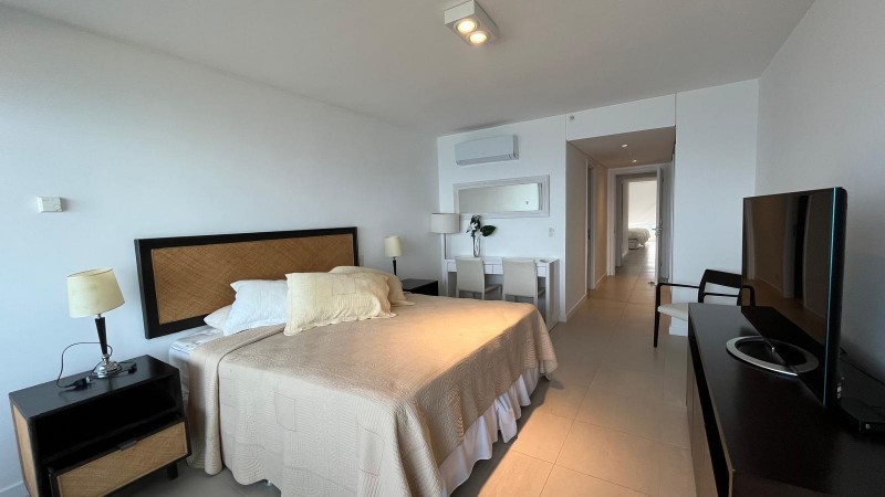 Departamento en Venta con 2 Suites y Balcón