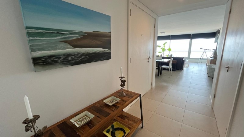 Departamento en Venta con 2 Suites y Balcón
