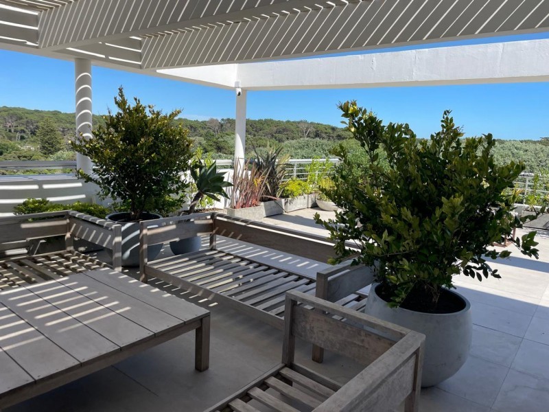 Hermoso penthouse en edificio en primera línea al mar 