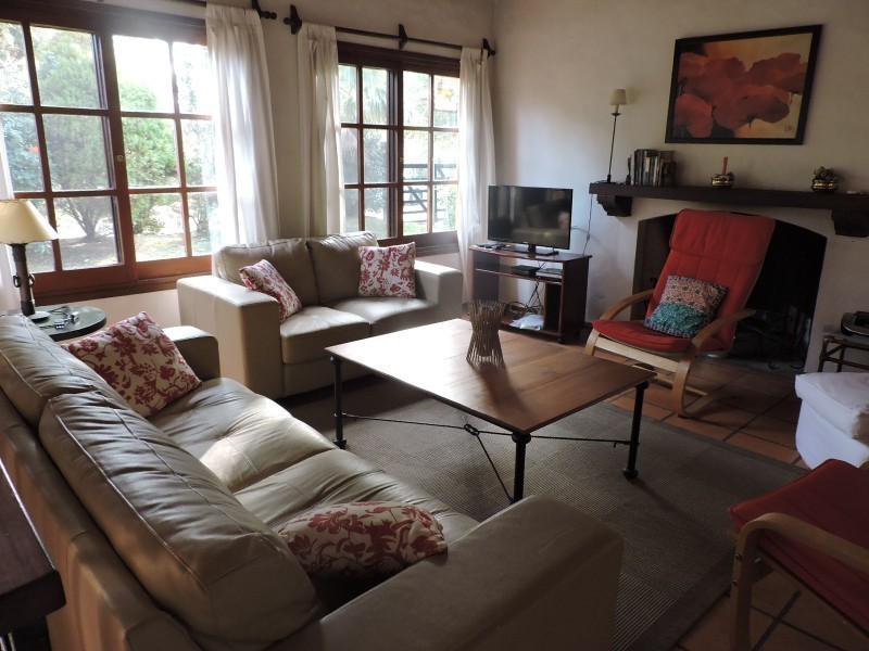 Coqueto chalet colonial en alquiler y venta sobre el corazón de La Barra