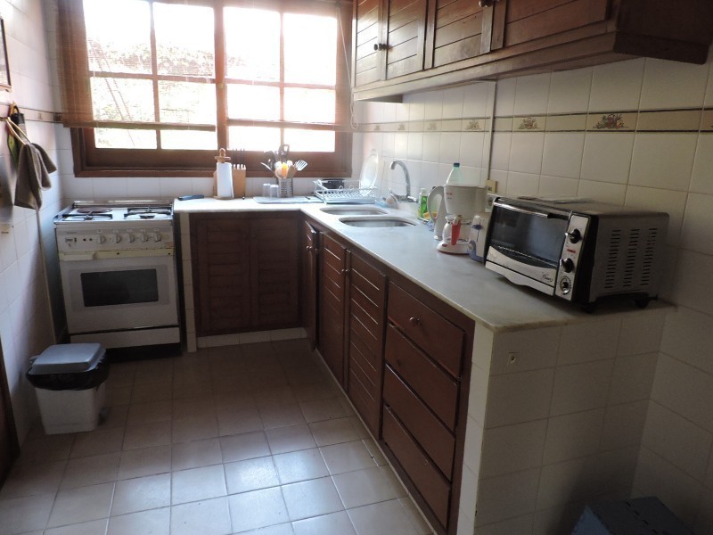 Coqueto chalet colonial en alquiler y venta sobre el corazón de La Barra