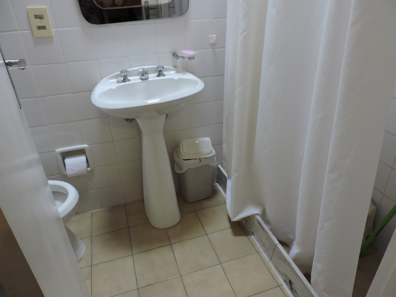 Coqueto chalet colonial en alquiler y venta sobre el corazón de La Barra