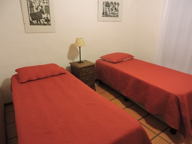 Coqueto chalet colonial en alquiler y venta sobre el corazón de La Barra