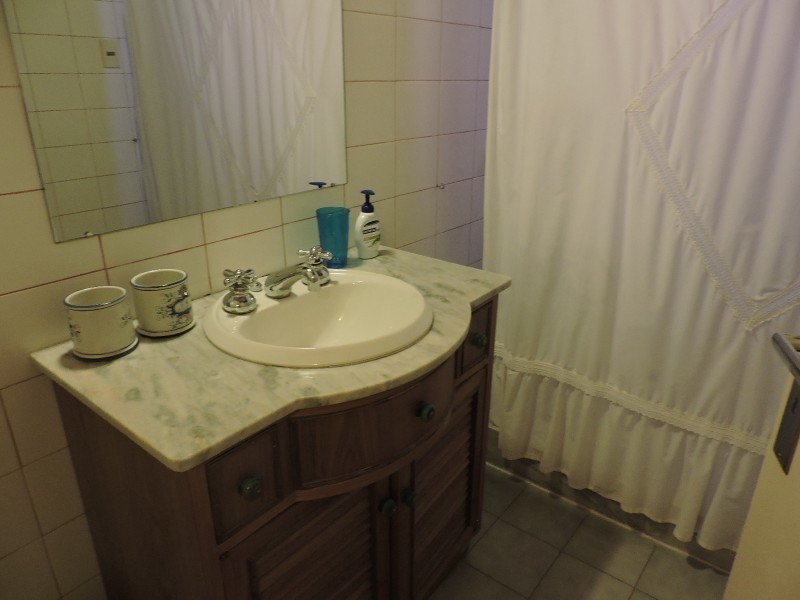 Coqueto chalet colonial en alquiler y venta sobre el corazón de La Barra