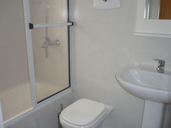 Chalet reciclado en alquiler a metros del mar en La Barra.