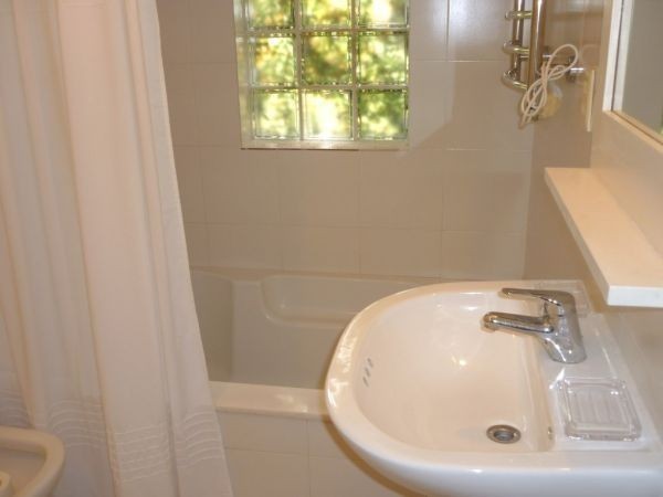 Chalet reciclado en alquiler a metros del mar en La Barra.