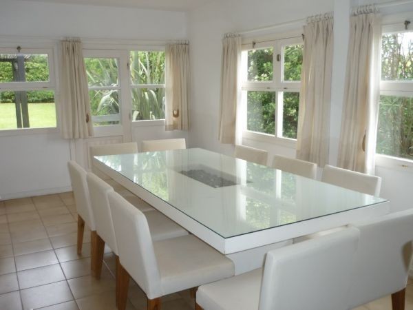 Chalet reciclado en alquiler a metros del mar en La Barra.