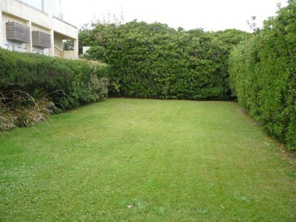 Chalet reciclado en alquiler a metros del mar en La Barra.