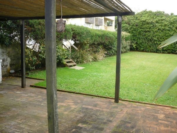 Chalet reciclado en alquiler a metros del mar en La Barra.