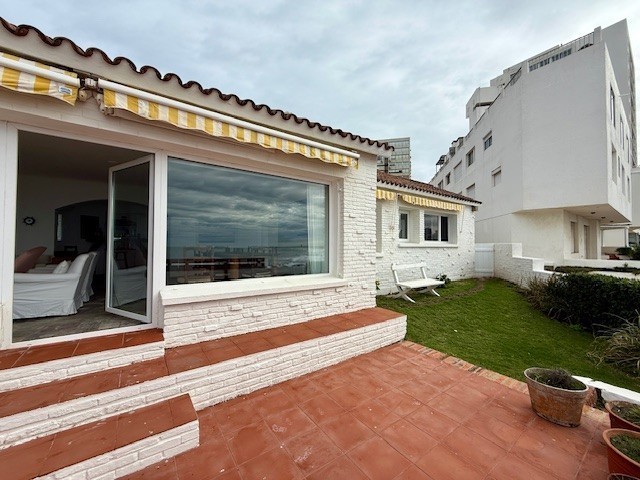 Casa frente al mar en La Peninsula