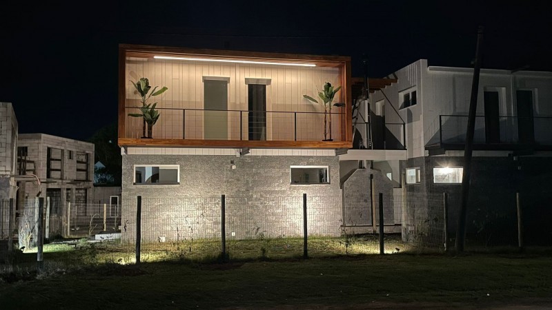 Casa a estrenar en complejo 