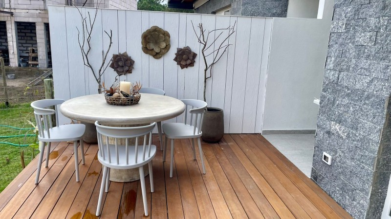Casa a estrenar en complejo 