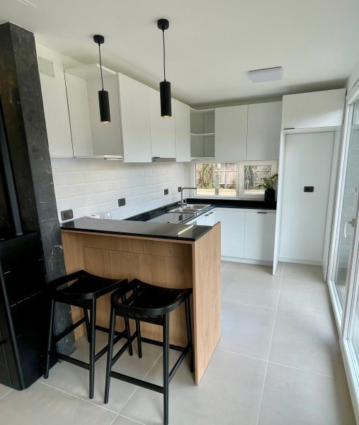 Casa a estrenar en complejo 
