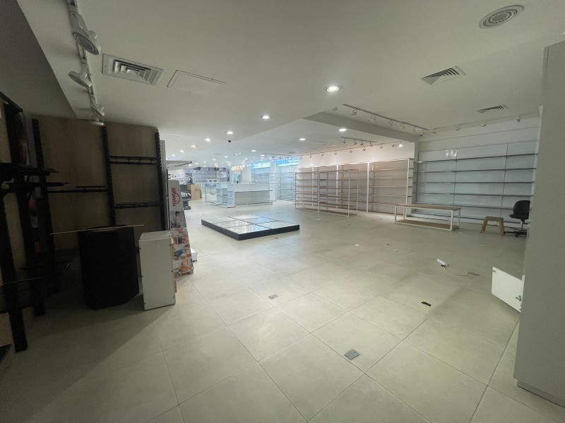 ALQUILER LOCAL COMERCIAL EN CENTRO - ALQUILER $ 195.000