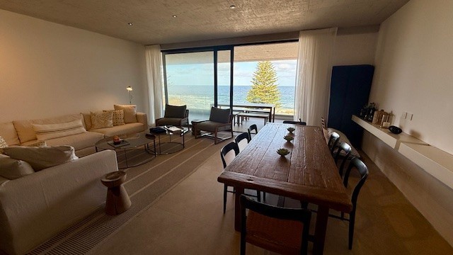 Departamento con tres suites en la Barra con vista al mar