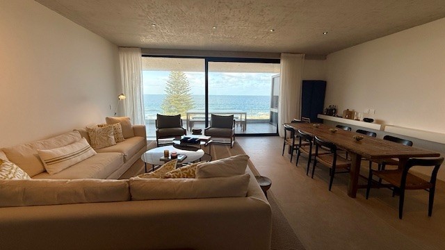 Departamento con tres suites en la Barra con vista al mar