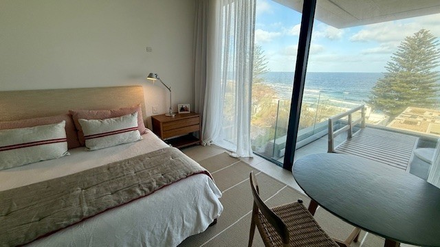 Departamento con tres suites en la Barra con vista al mar