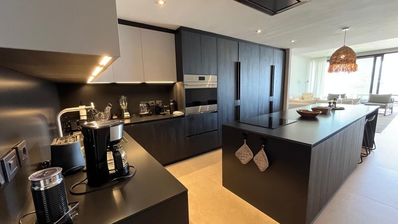 Departamento con tres suites en la Barra con vista al mar