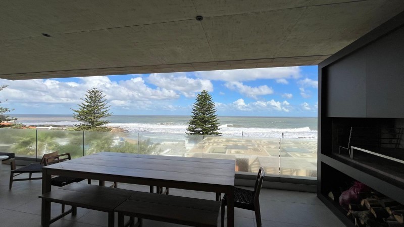 Departamento con tres suites en la Barra con vista al mar