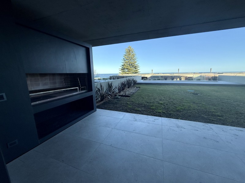 Arte Barra planta jardin con piscina propia